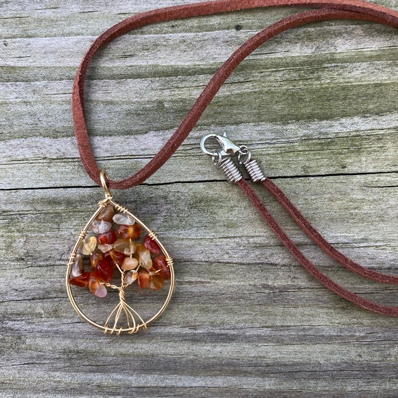 Natural Carnelian Tree of life necklace on leather cord gold tone - Picture 8 of 11
